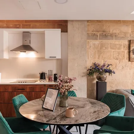 Stunning 2-Bed Apartment In Heart Of Valletta Exterior photo
