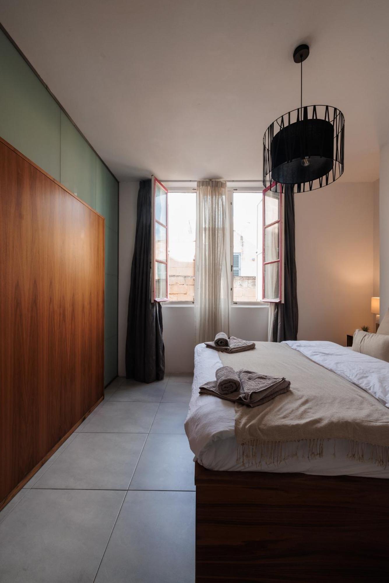 Stunning 2-bed In Heart Of La Valette